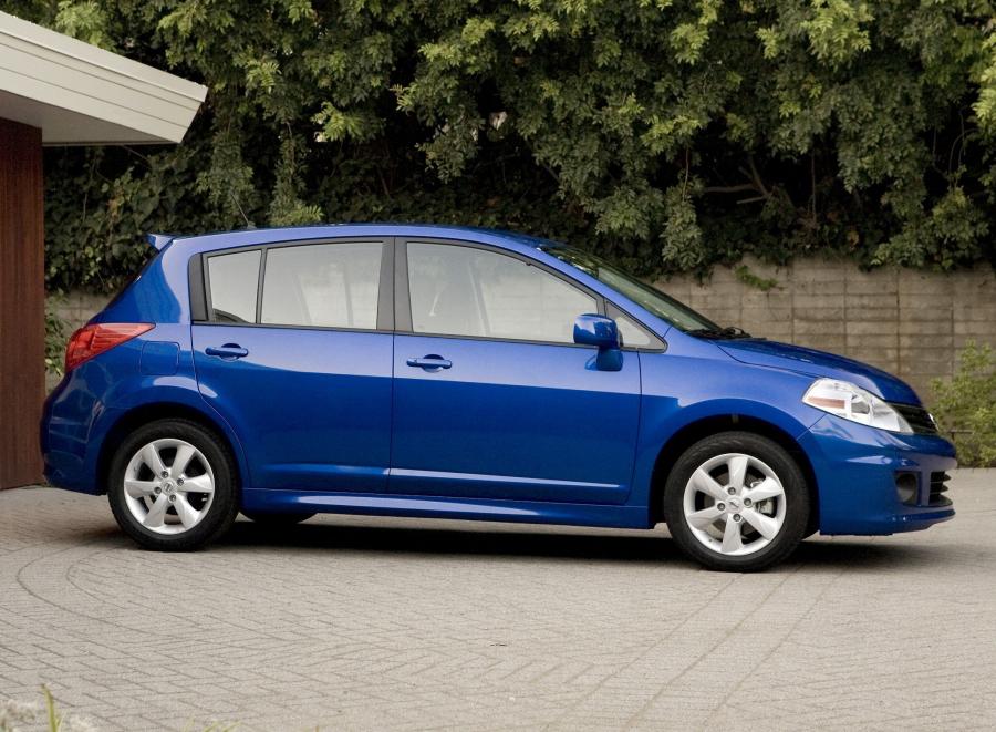  Nissan Versa Hatchback 2009 года  (фото 3 из 4)